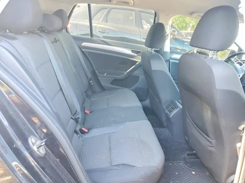 2016 VOLKSWAGEN GOLF S/SE  