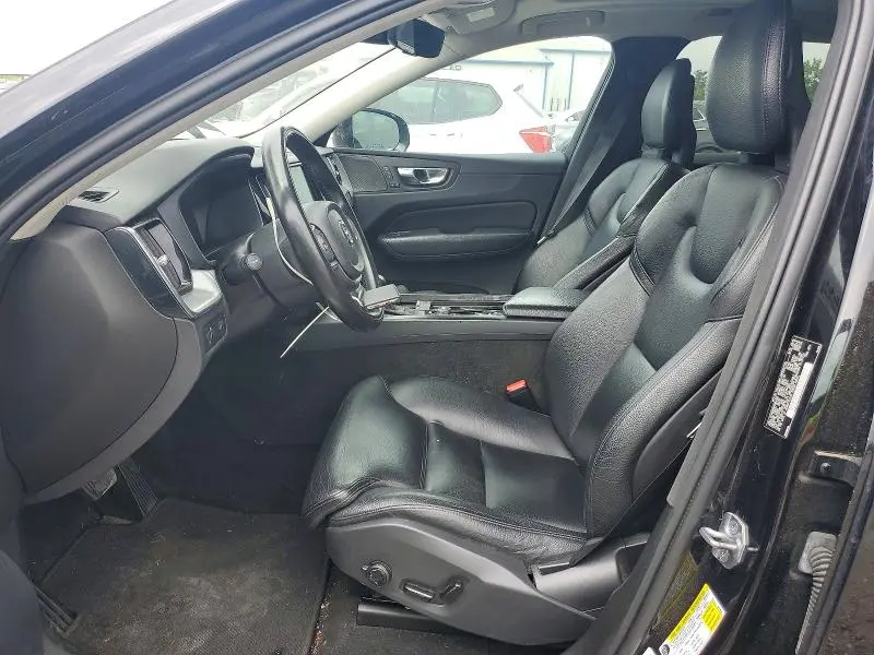 2019 VOLVO XC60 T5  