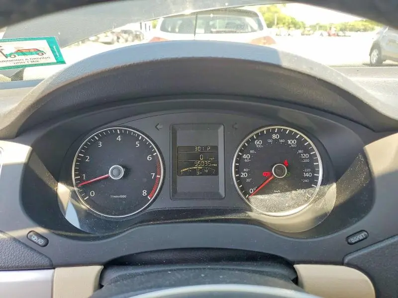 2013 VOLKSWAGEN JETTA SE  