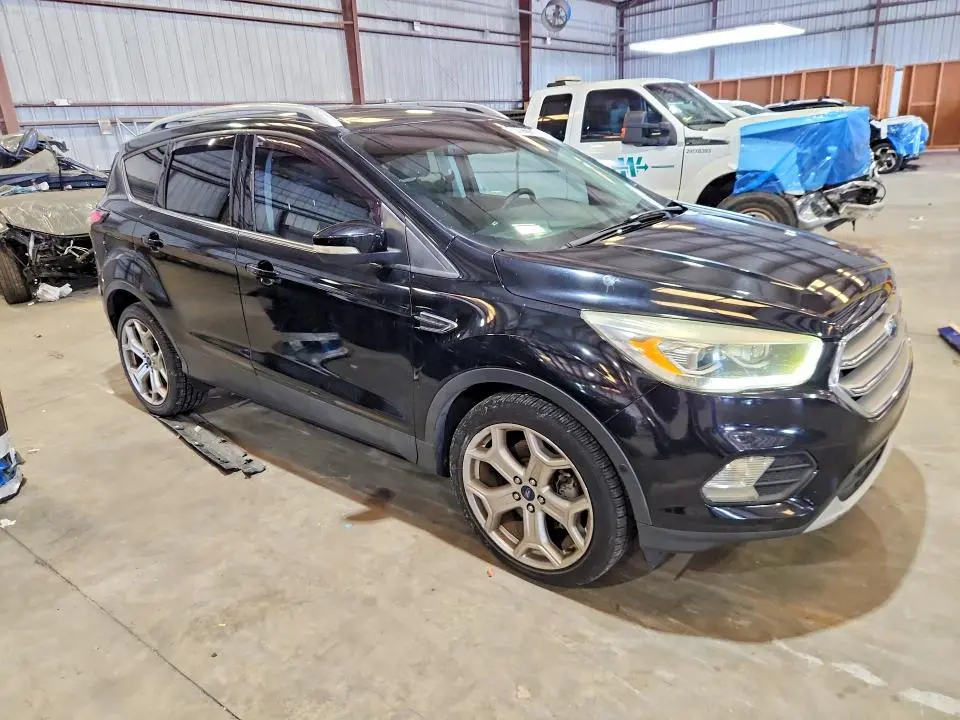 2017 FORD ESCAPE TITANIUM  