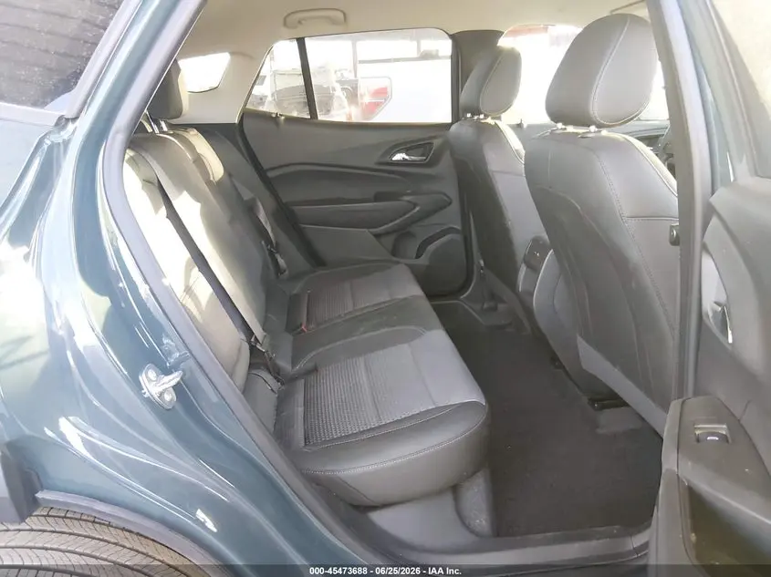2025 CHEVROLET TRAX FWD LT