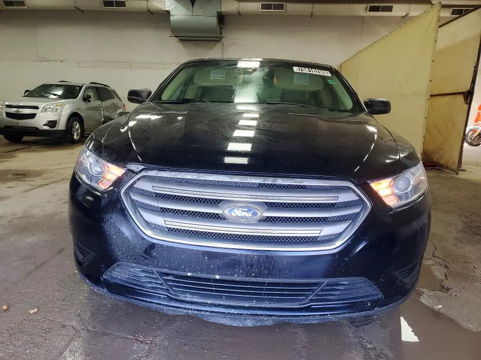 2018 FORD TAURUS SE  