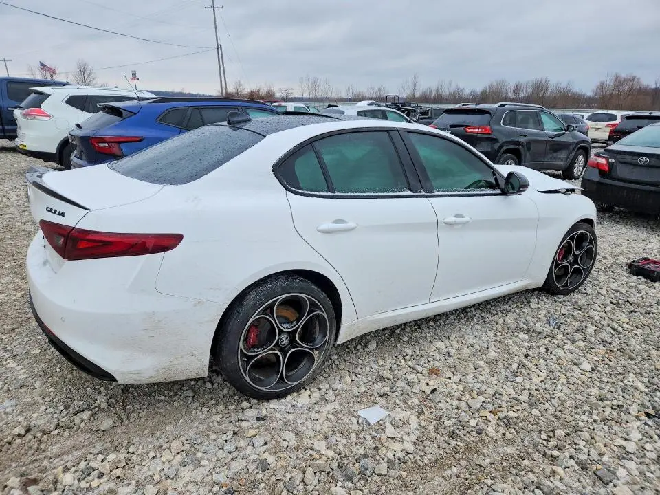 2020 ALFA ROMEO GIULIA TI  