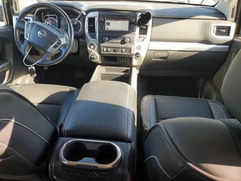 2017 NISSAN TITAN PRO-4X  