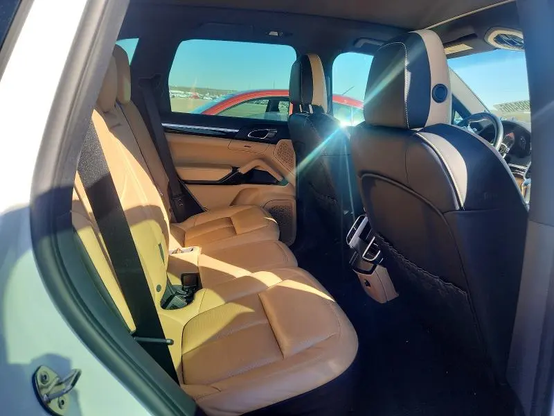2016 PORSCHE CAYENNE SE HYBRID  