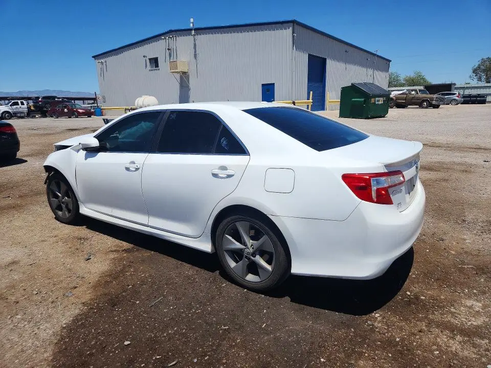 2012 TOYOTA CAMRY SE V6  