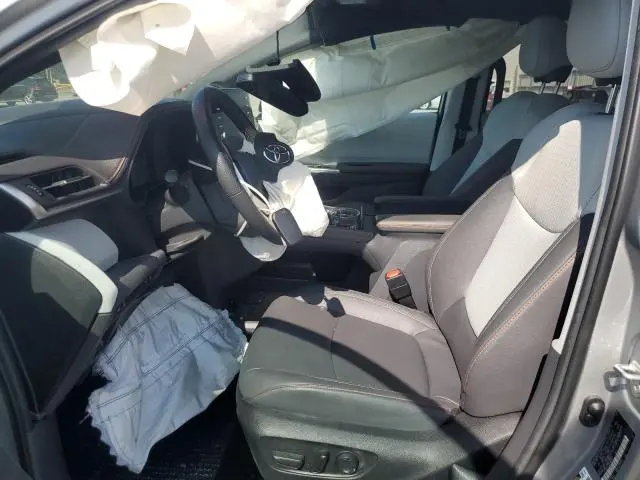 2023 TOYOTA SIENNA XSE  