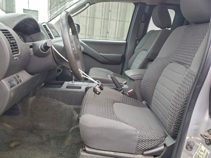 2011 NISSAN FRONTIER SV  