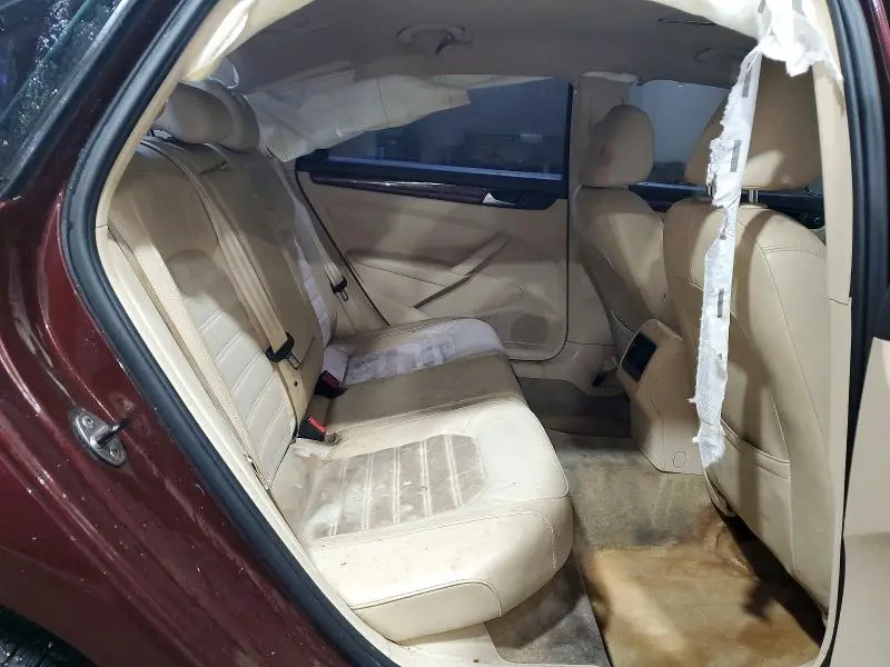 2013 VOLKSWAGEN PASSAT SEL  