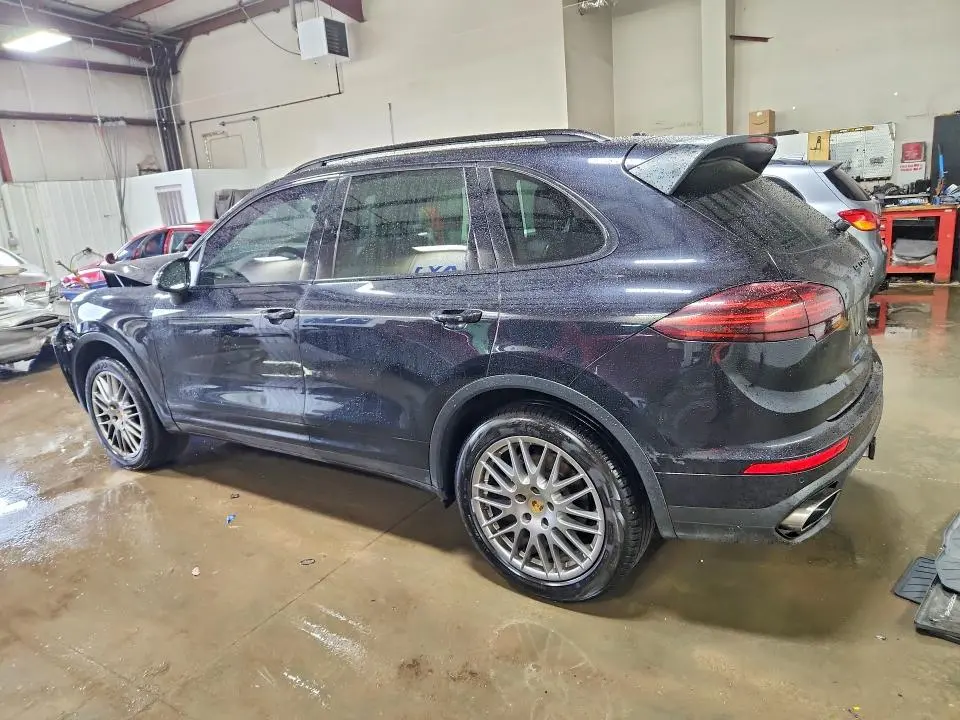 2018 PORSCHE CAYENNE   