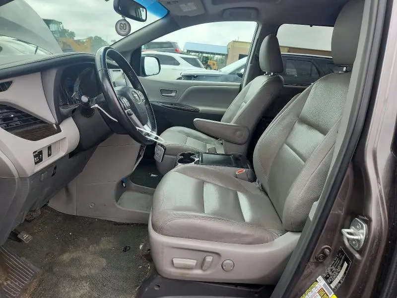 2017 TOYOTA SIENNA XLE 8-PASSENGER  
