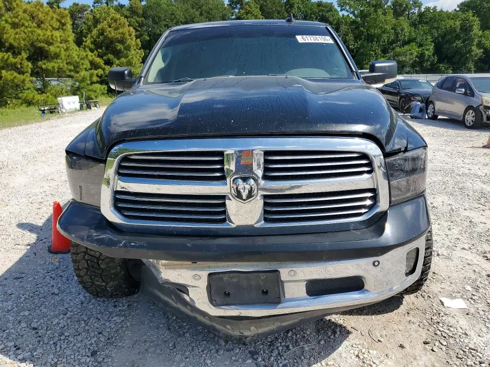 2016 RAM 1500 SLT  