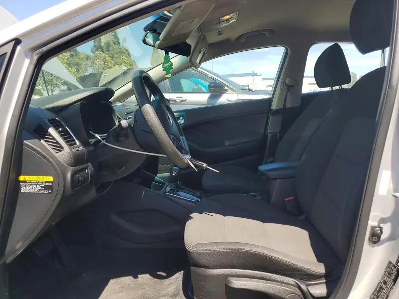 2017 KIA FORTE LX  