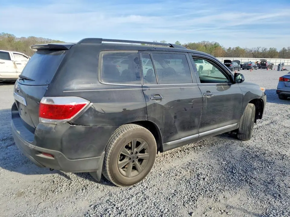 2013 TOYOTA HIGHLANDER PLUS  