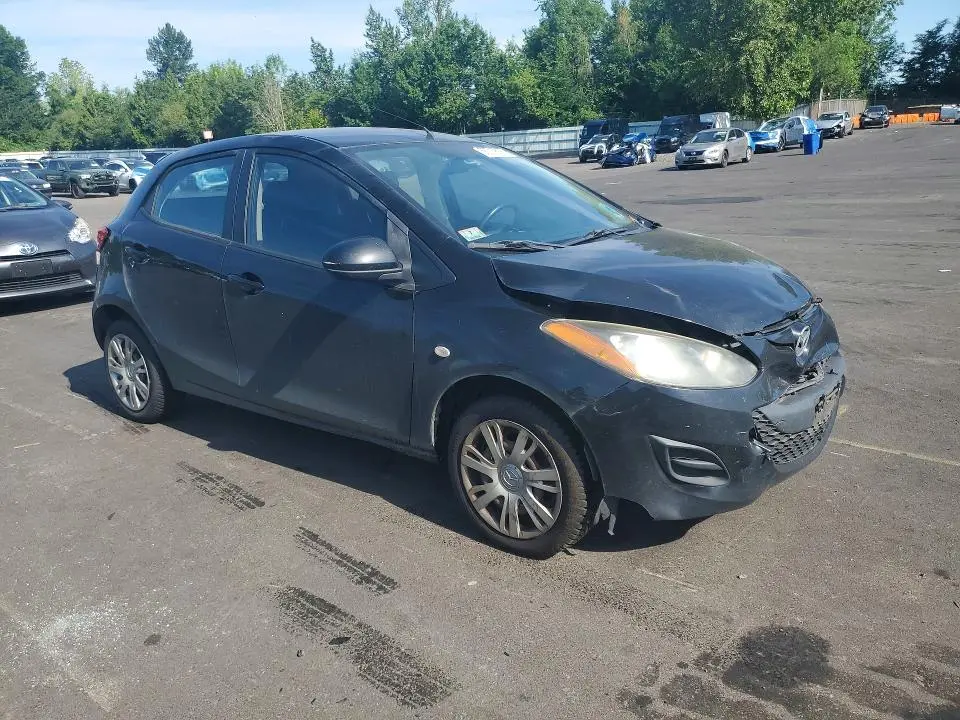 2013 MAZDA MAZDA2   