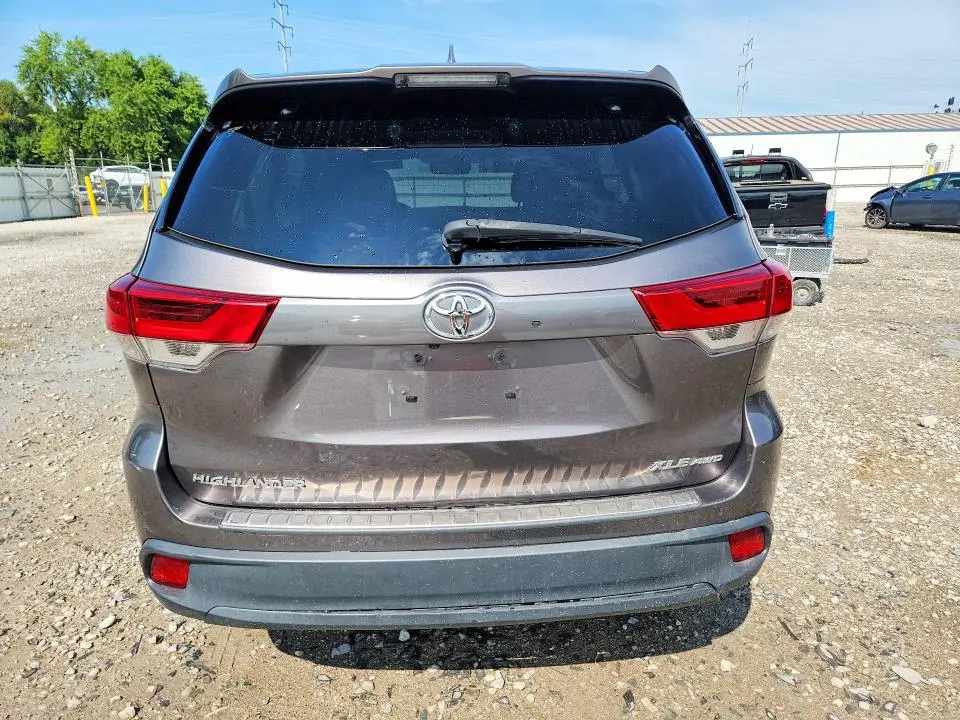 2019 TOYOTA HIGHLANDER XLE  