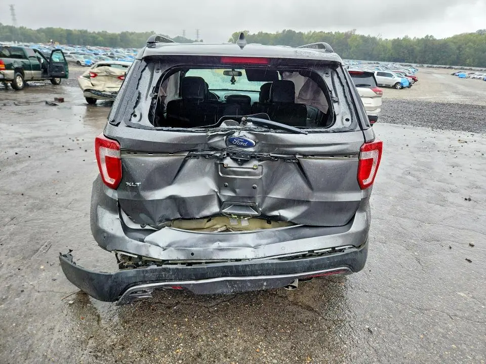 2017 FORD EXPLORER XLT  