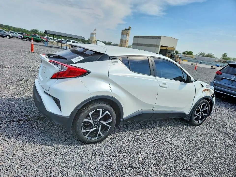 2019 TOYOTA C-HR XLE  