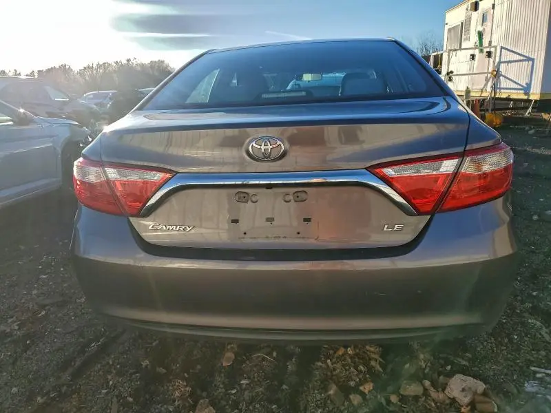 2015 TOYOTA CAMRY LE  