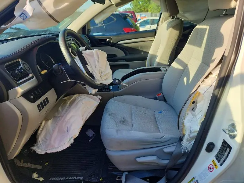 2017 TOYOTA HIGHLANDER LE  