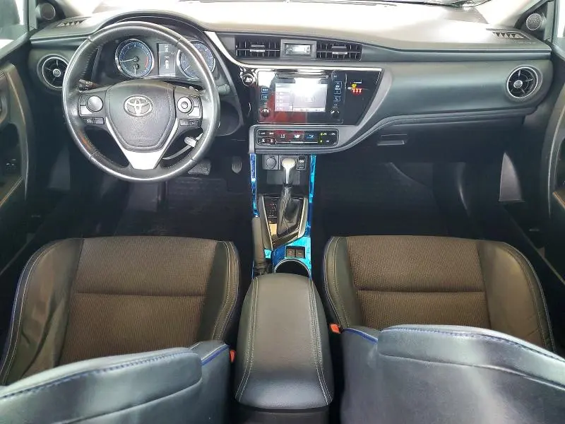 2018 TOYOTA COROLLA SE  