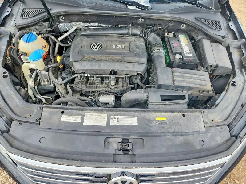 2016 VOLKSWAGEN PASSAT SE  