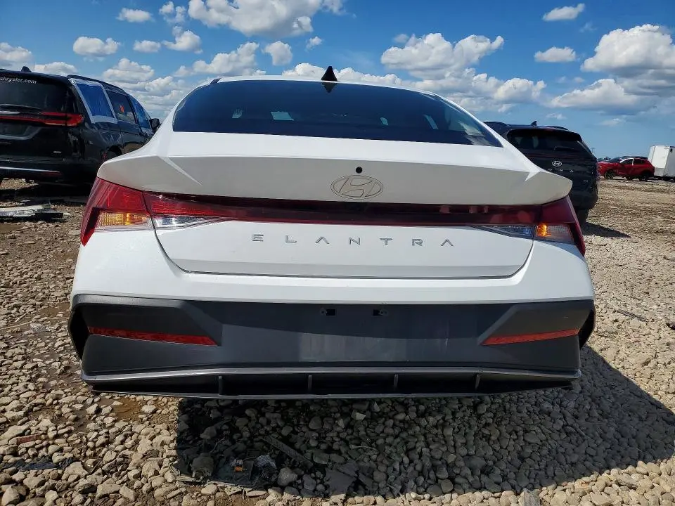 2024 HYUN ELANTRA SE   