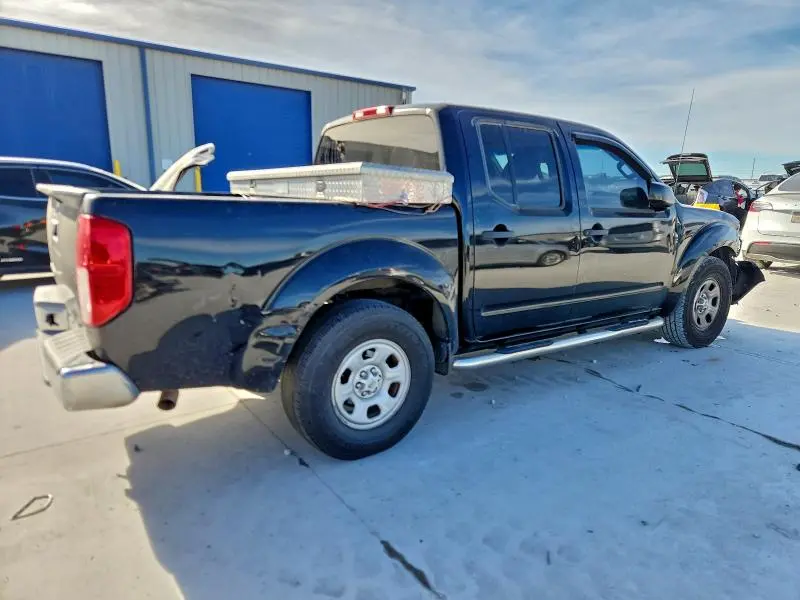 2015 NISSAN FRONTIER S  