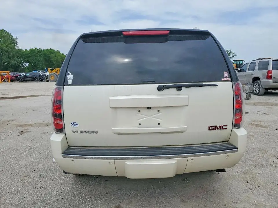 2013 GMC YUKON DENALI  