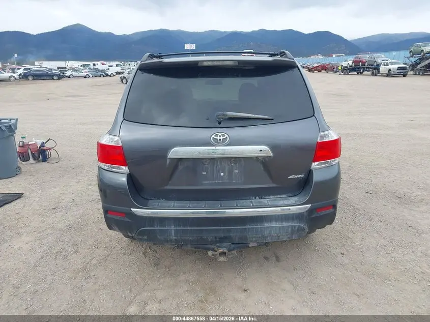 2013 TOYOTA HIGHLANDER SE V6