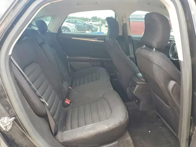 2015 FORD FUSION SE  