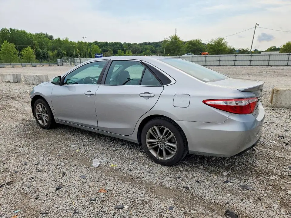 2016 TOYOTA CAMRY SE  