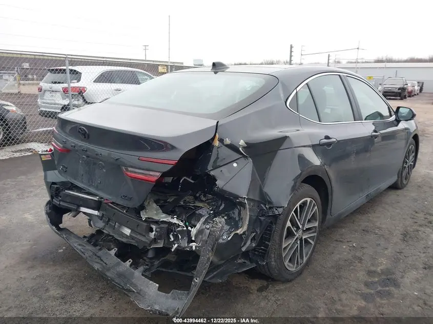 2026 TOYOTA CAMRY XLE