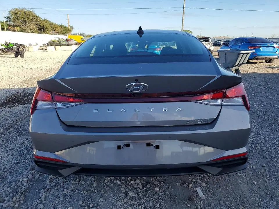 2021 HYUNDAI ELANTRA SEL  