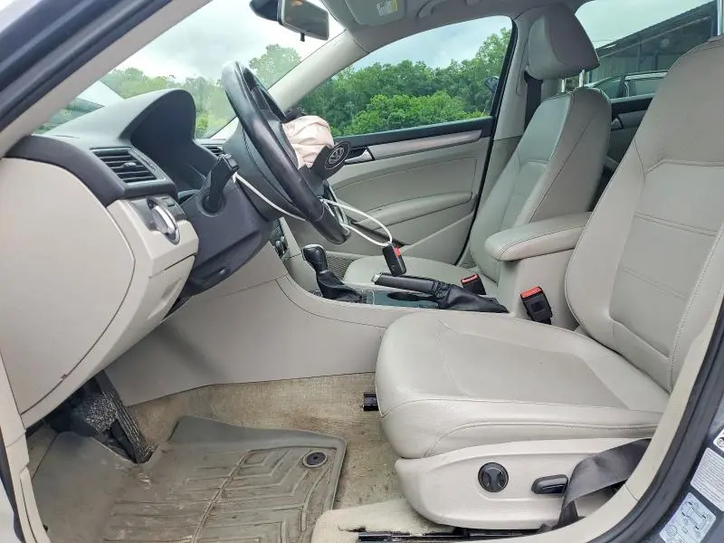 2015 VOLKSWAGEN PASSAT S  