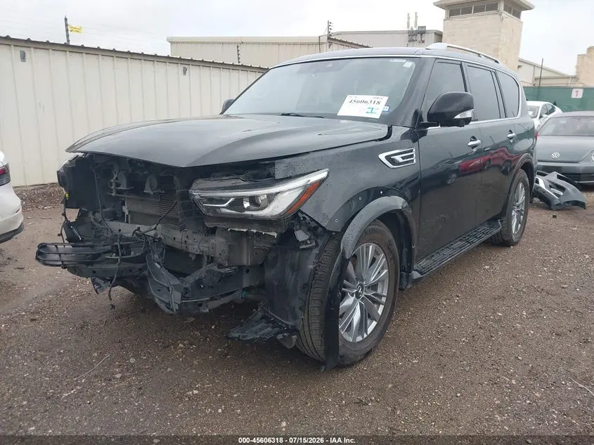 2023 INFINITI QX80 LUXE