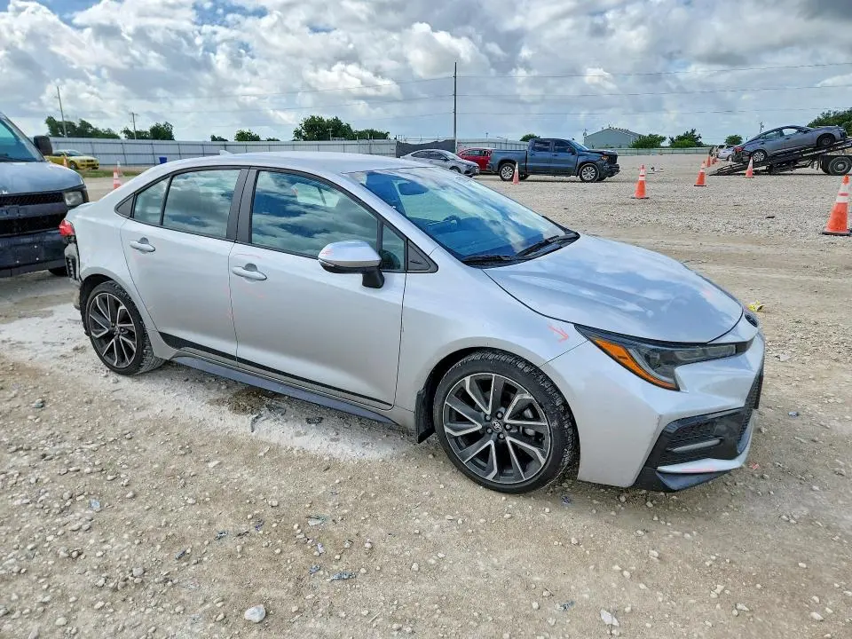 2022 TOYOTA COROLLA SE  