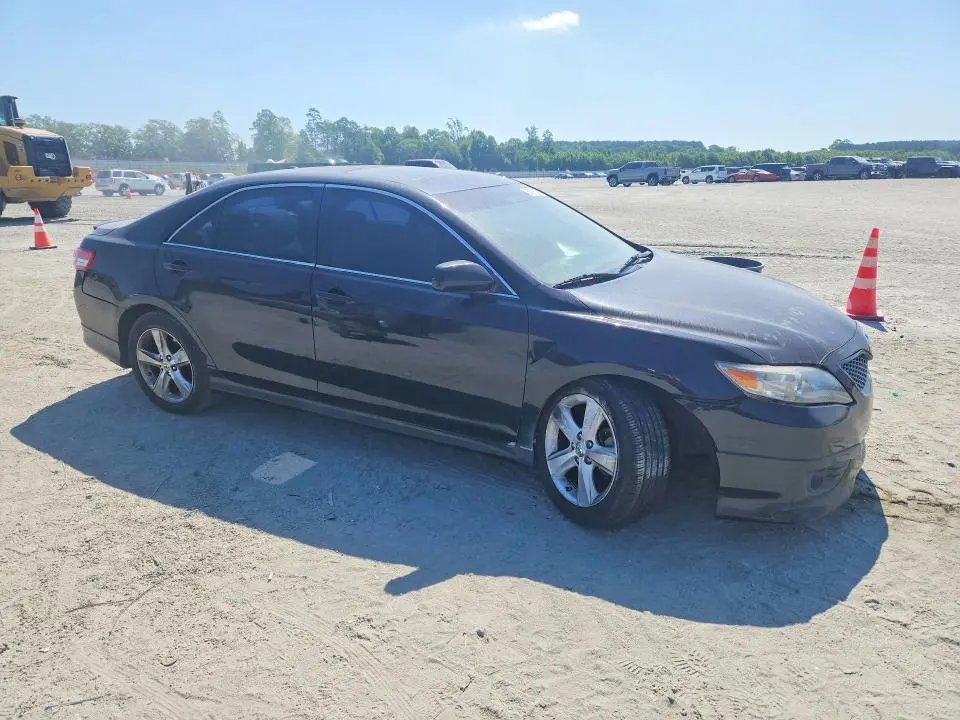 2011 TOYOTA CAMRY SE  