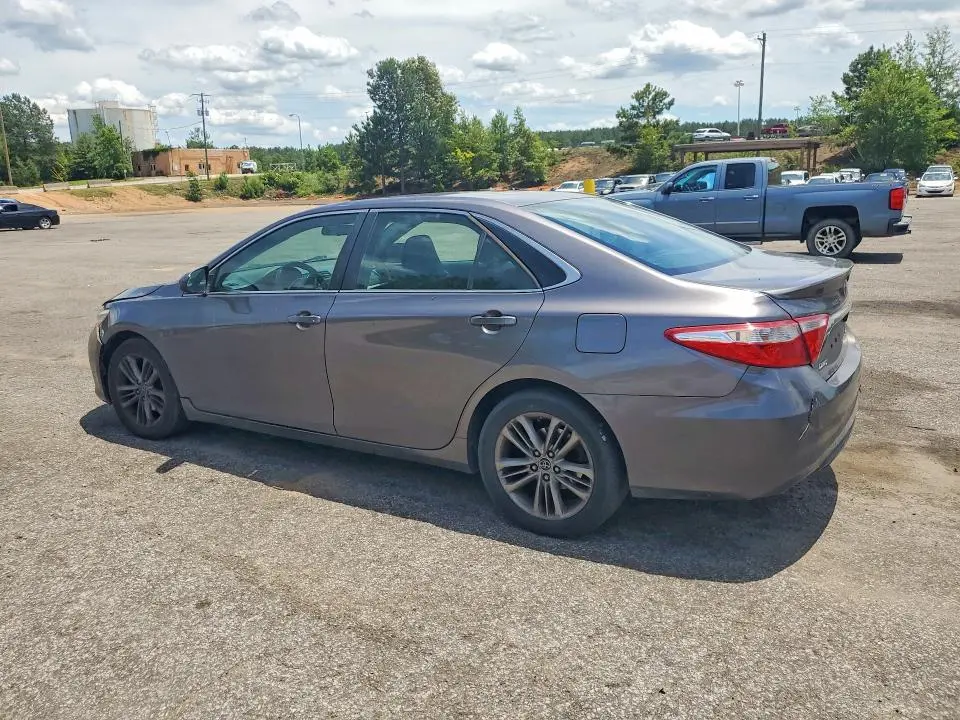 2015 TOYOTA CAMRY SE  