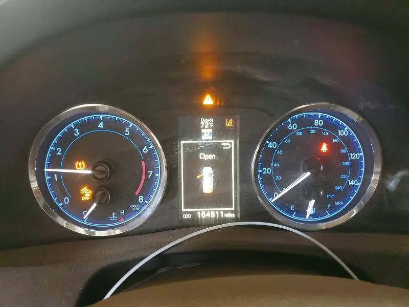 2017 TOYOTA COROLLA SE  