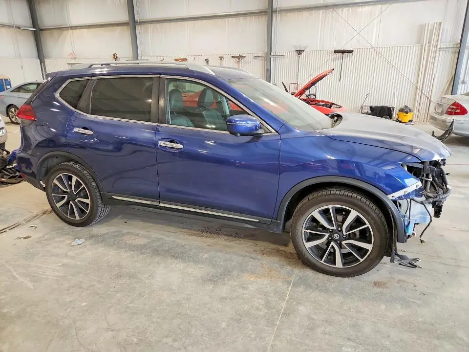 2017 NISSAN ROGUE SL  
