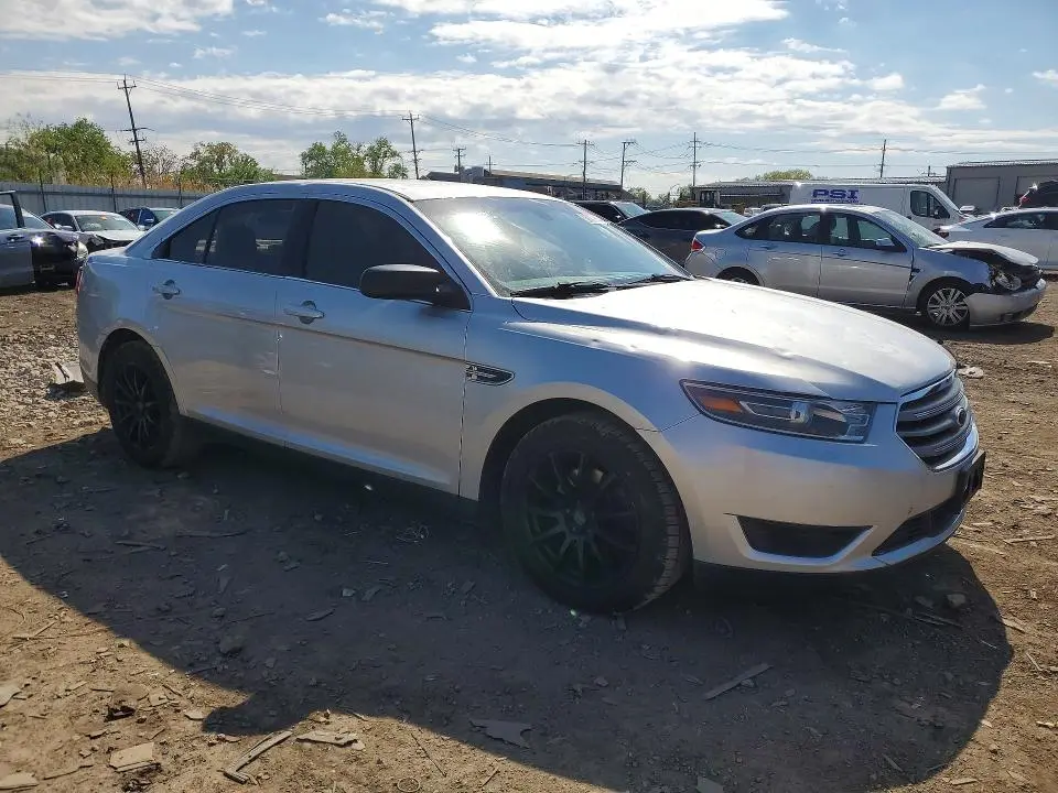 2018 FORD TAURUS SE  