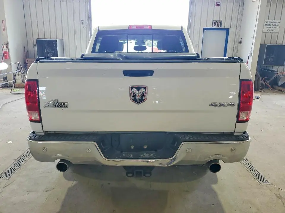 2016 RAM 1500 SLT  