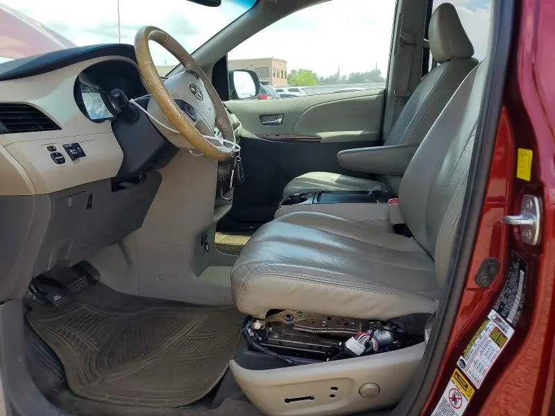 2011 TOYOTA SIENNA XLE 8-PASSENGER  