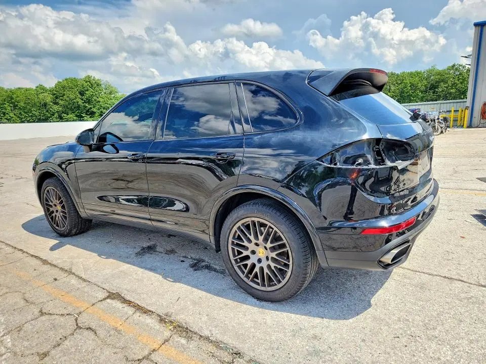 2017 PORSCHE CAYENNE   