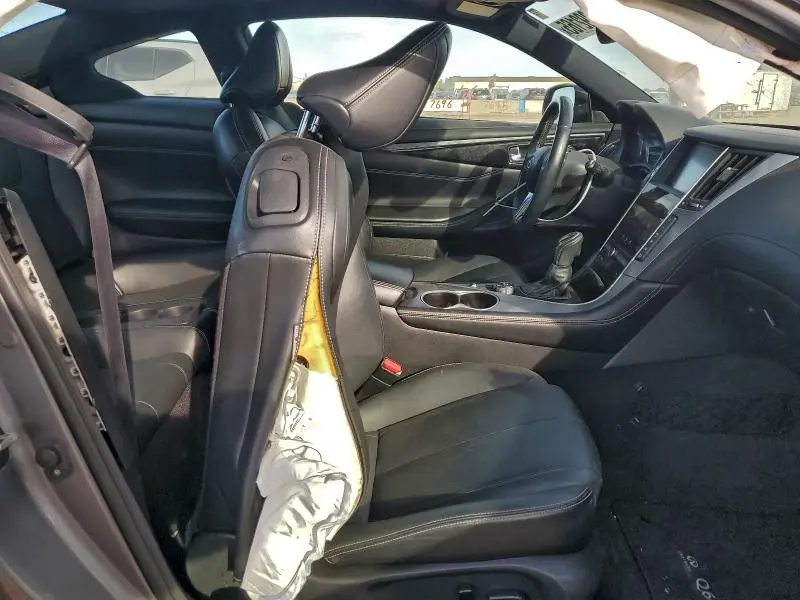 2018 INFINITI Q60 LUXE 300  