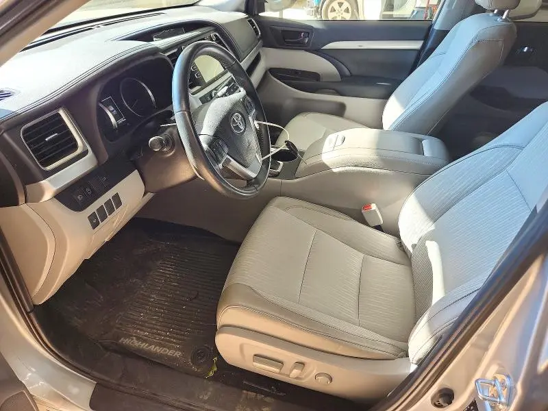 2019 TOYOTA HIGHLANDER LE PLUS  