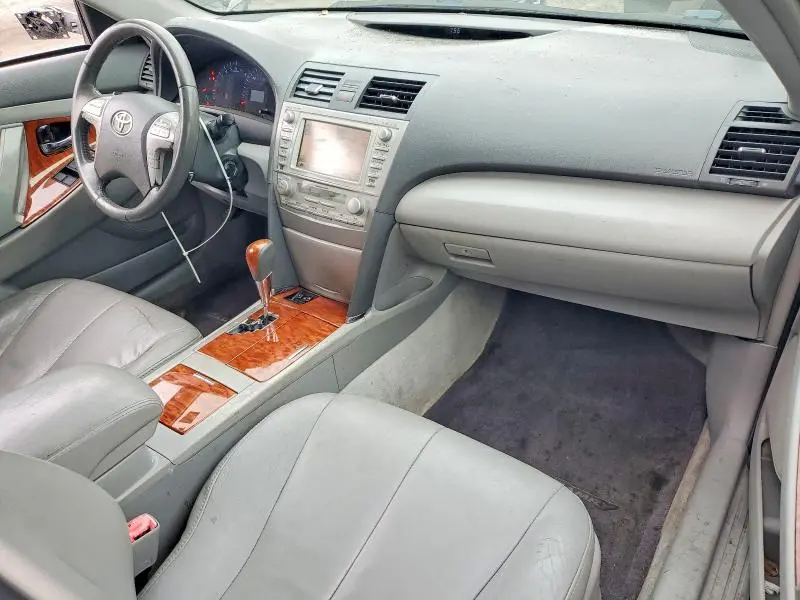 2010 TOYOTA CAMRY XLE  