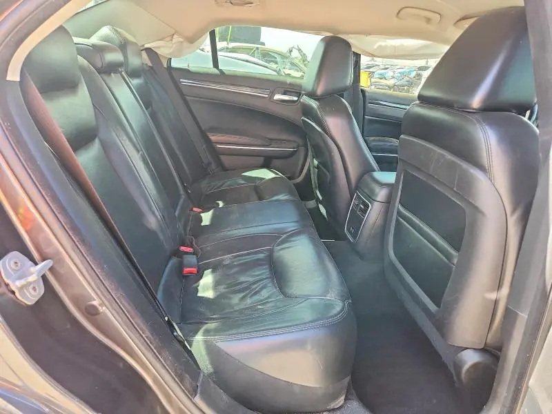2016 CHRYSLER 300 LIMITED  