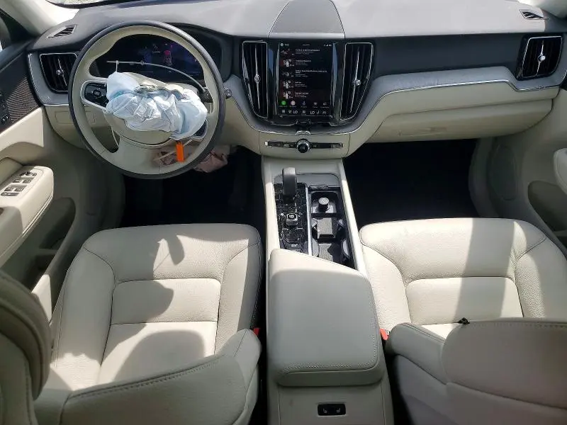 2025 VOLVO XC60 PLUS  